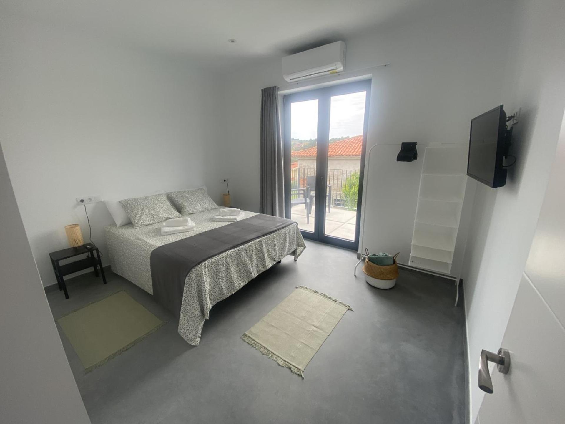 Apartamentos Santamira Street