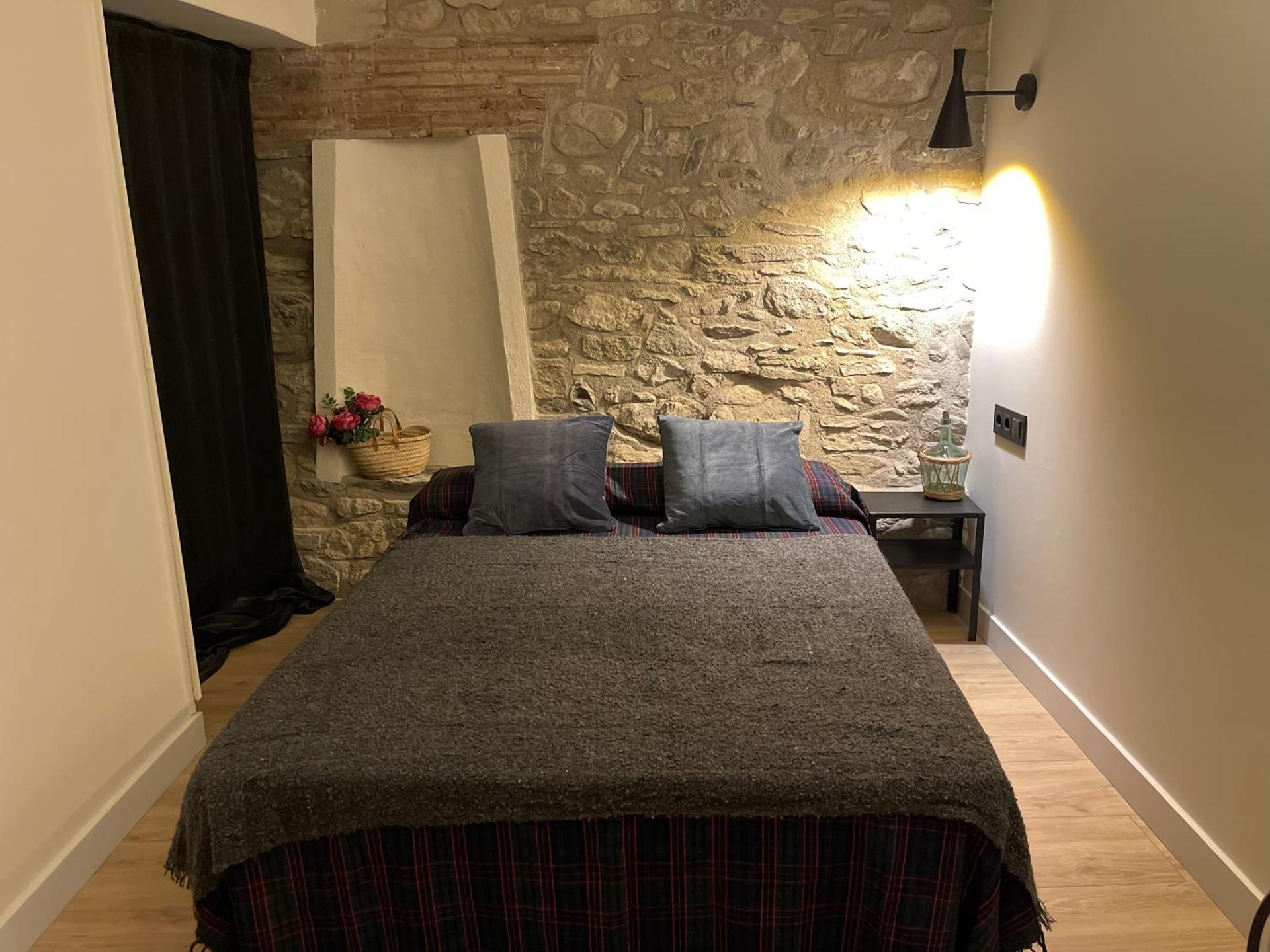 Apartamento colgante al río con vistas al puente