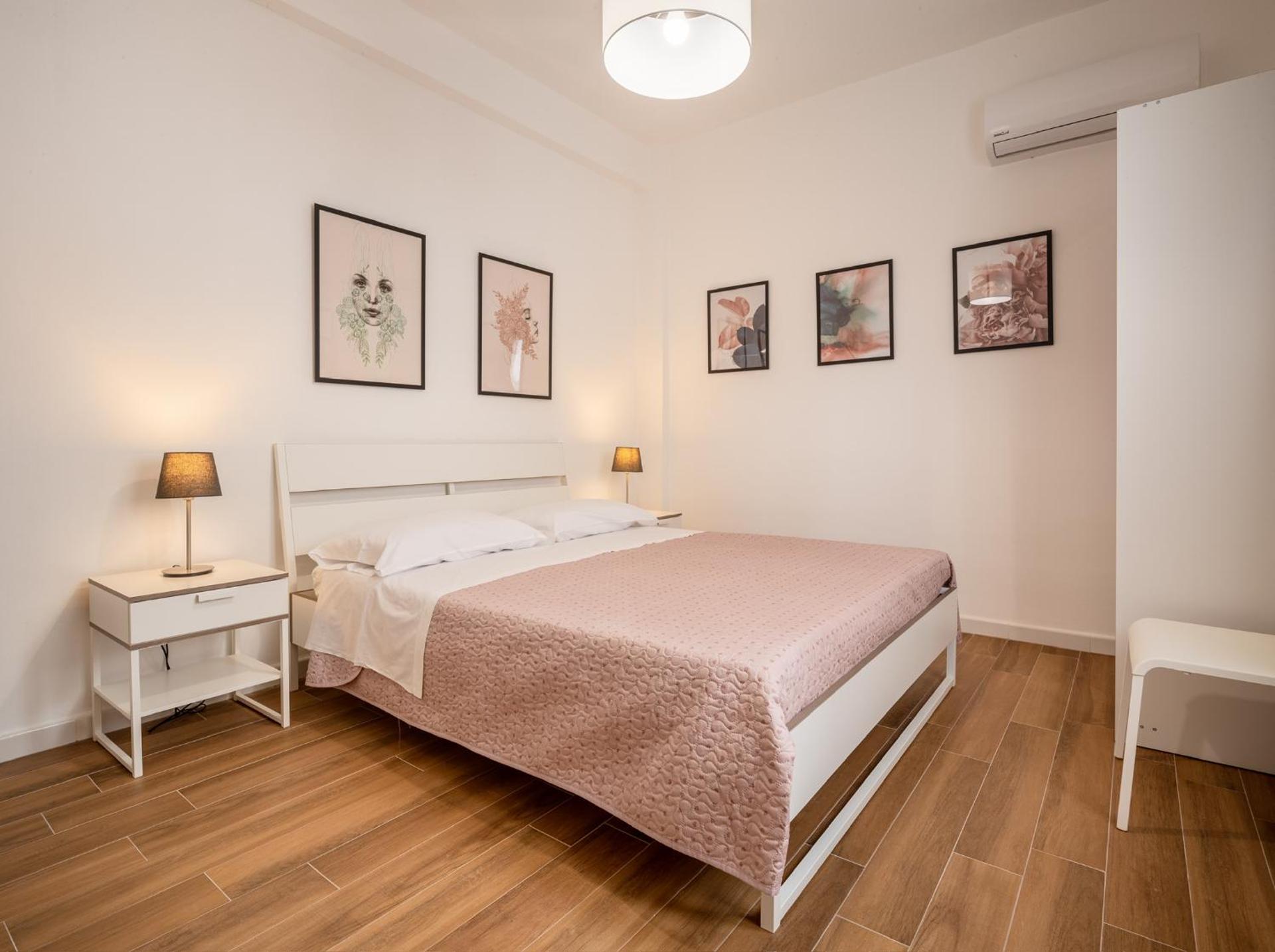 Arricàmpati Villa & Bringo Car Rental