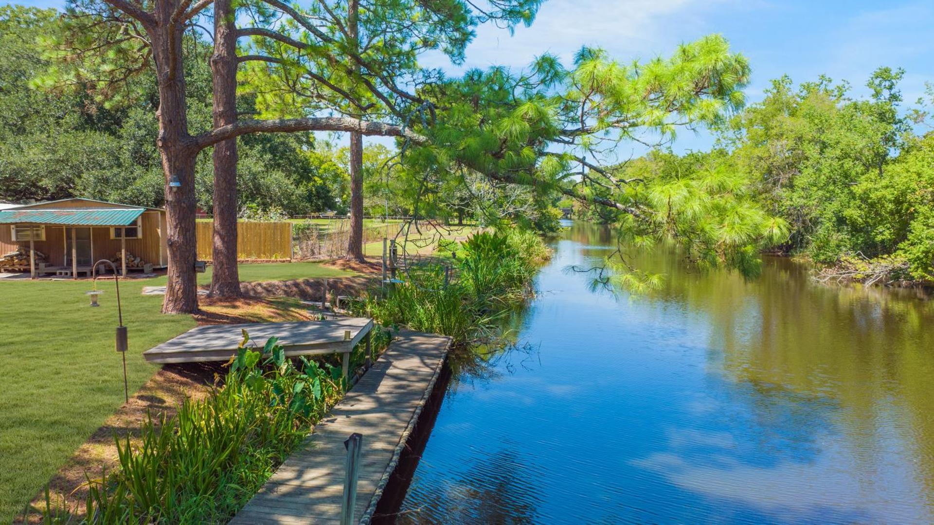 Experience Louisiana, Cabin on Bayou Petite Anse