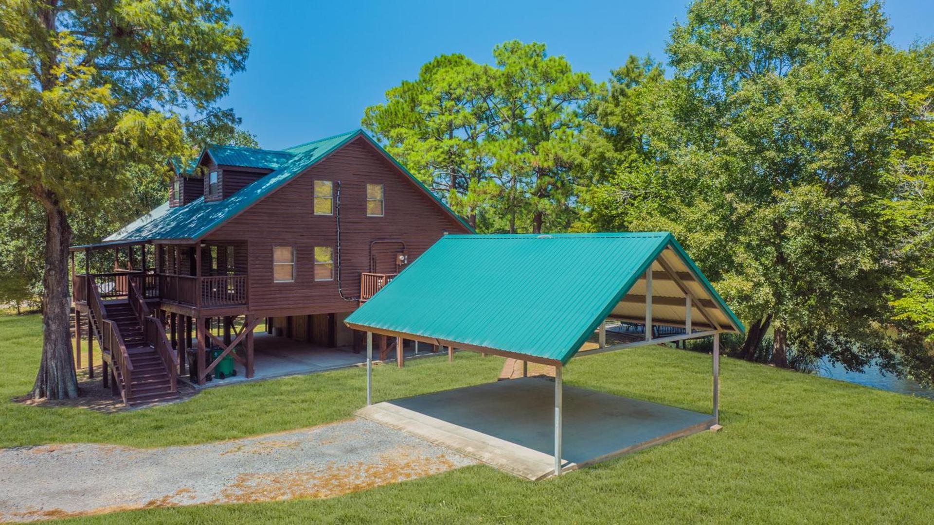 Experience Louisiana, Cabin on Bayou Petite Anse