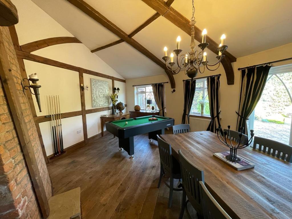 The Windmill by TJ Serviced Property