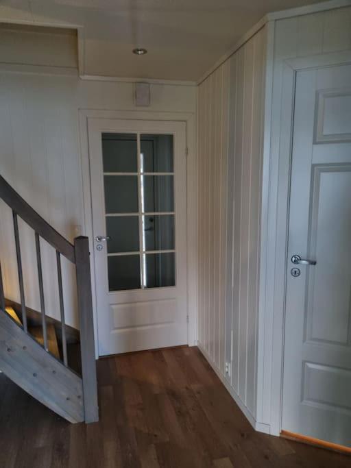 Moderne hus med 5 soverom og 2 bad på Hidra