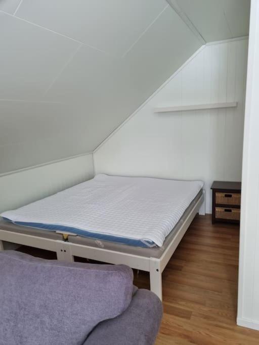 Moderne hus med 5 soverom og 2 bad på Hidra