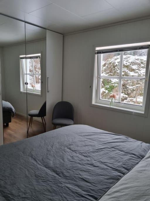 Moderne hus med 5 soverom og 2 bad på Hidra