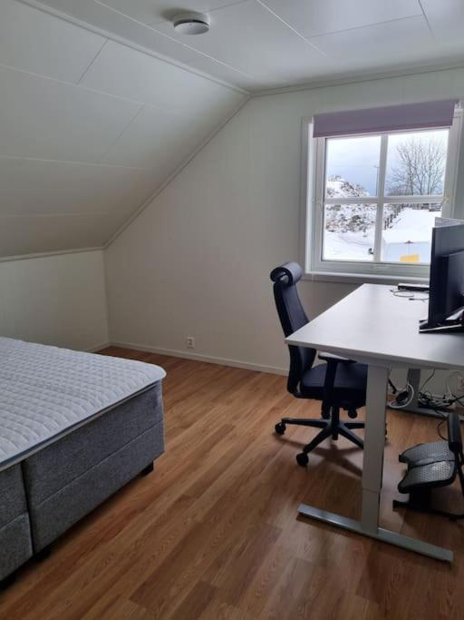 Moderne hus med 5 soverom og 2 bad på Hidra