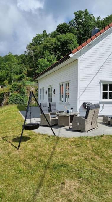 Moderne hus med 5 soverom og 2 bad på Hidra