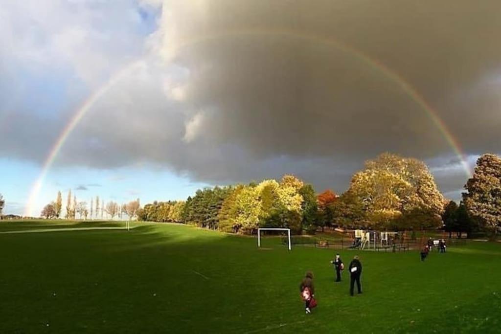 *F2GH* for your most relaxed & Cosy stay + Free Parking + Free Fast WiFi *