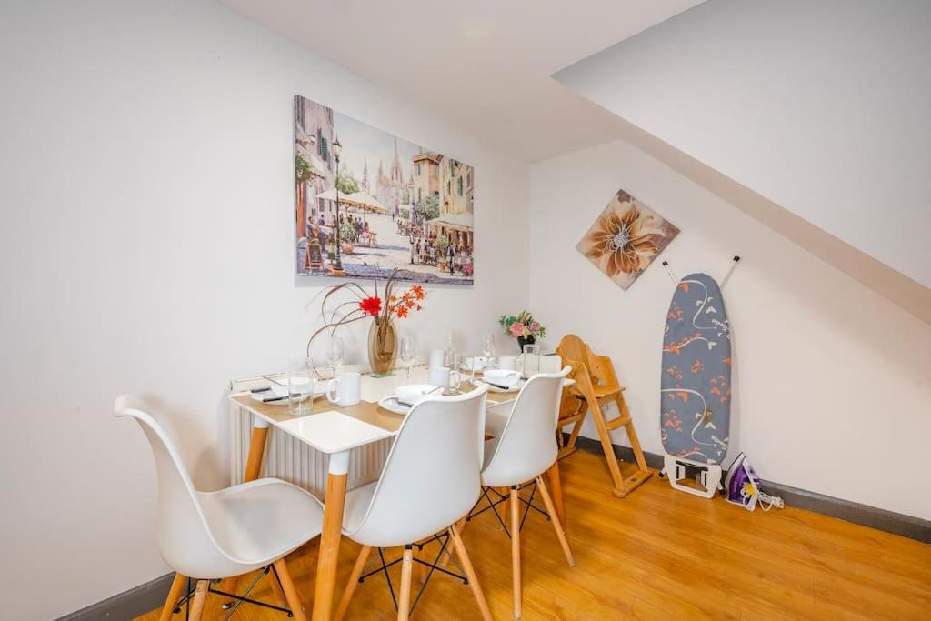 *F2GH* for your most relaxed & Cosy stay + Free Parking + Free Fast WiFi *