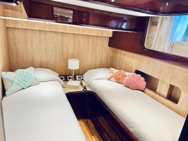 MotorYacht 21 avec équipage