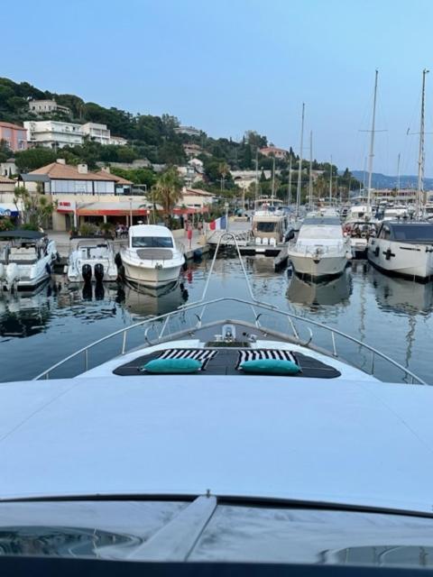 MotorYacht 21 avec équipage