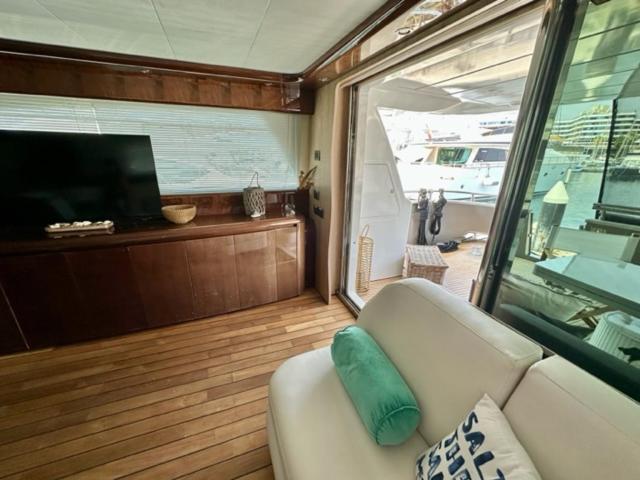 MotorYacht 21 avec équipage