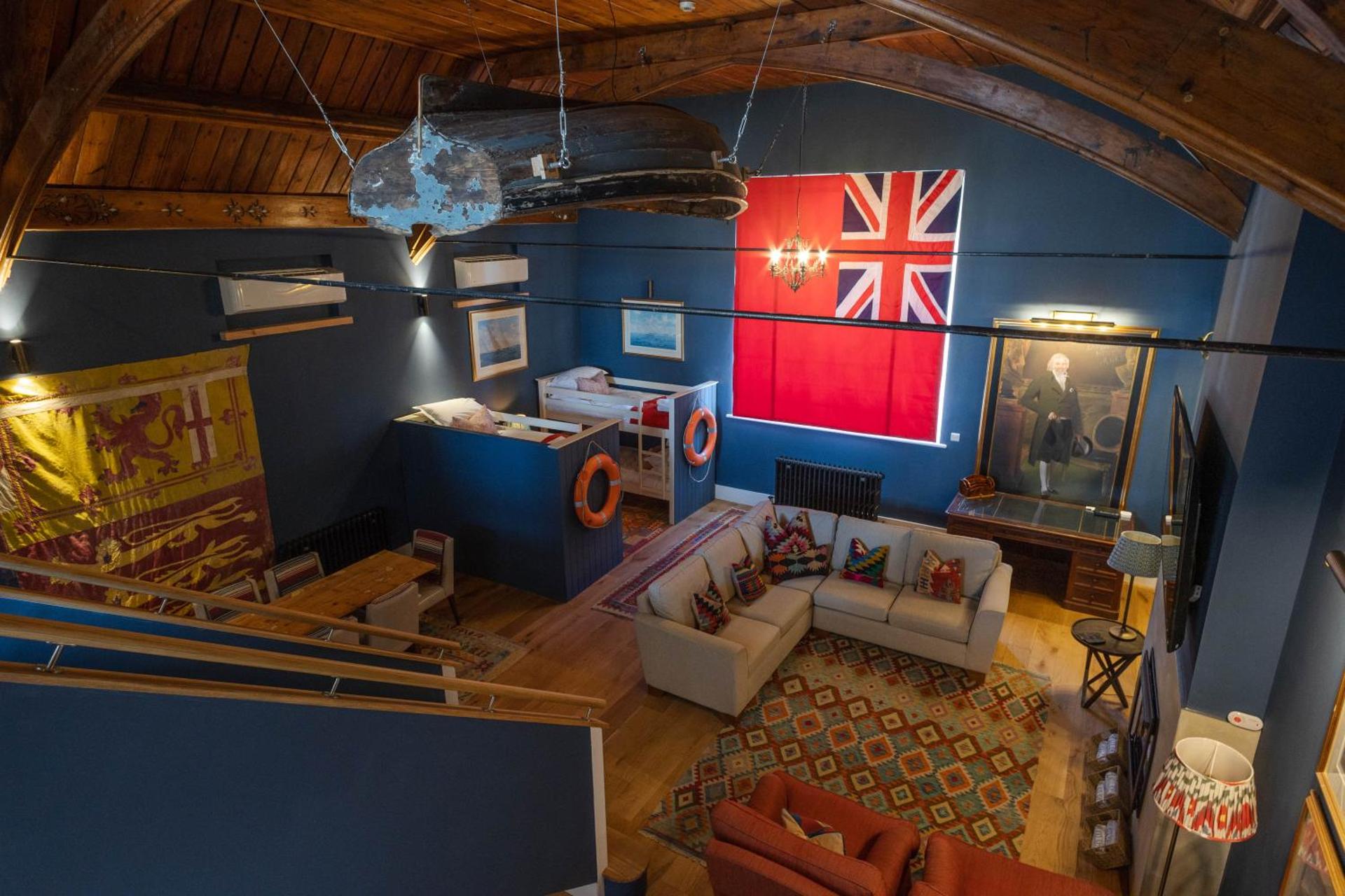 Communal lounge/ TV room