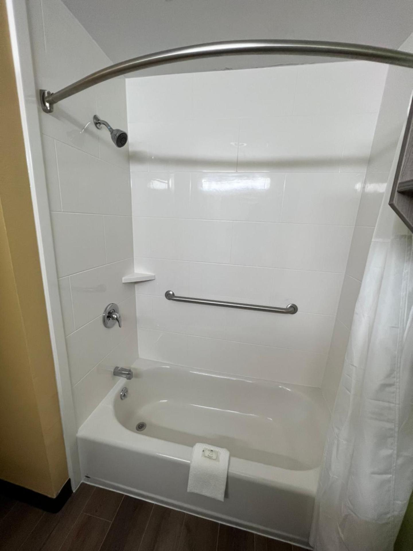 Quadruple Room with Two Queen Beds/Dog Friendly Room - Non Smoking 