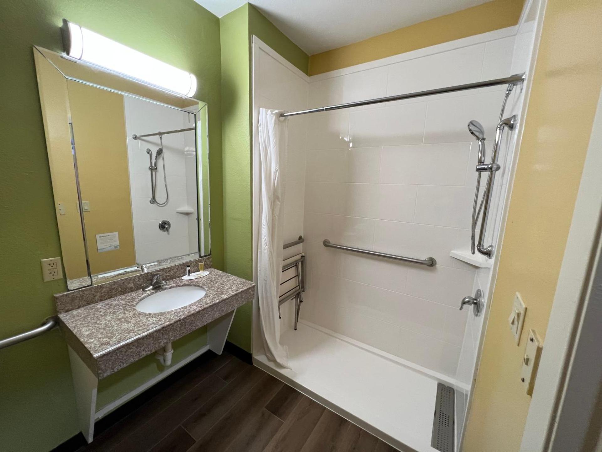 Quadruple Room with Two Queen Beds and Roll-In Shower - Disability Access/Non Smoking