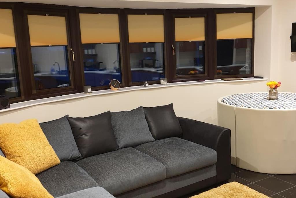 New modern self contained Cottage