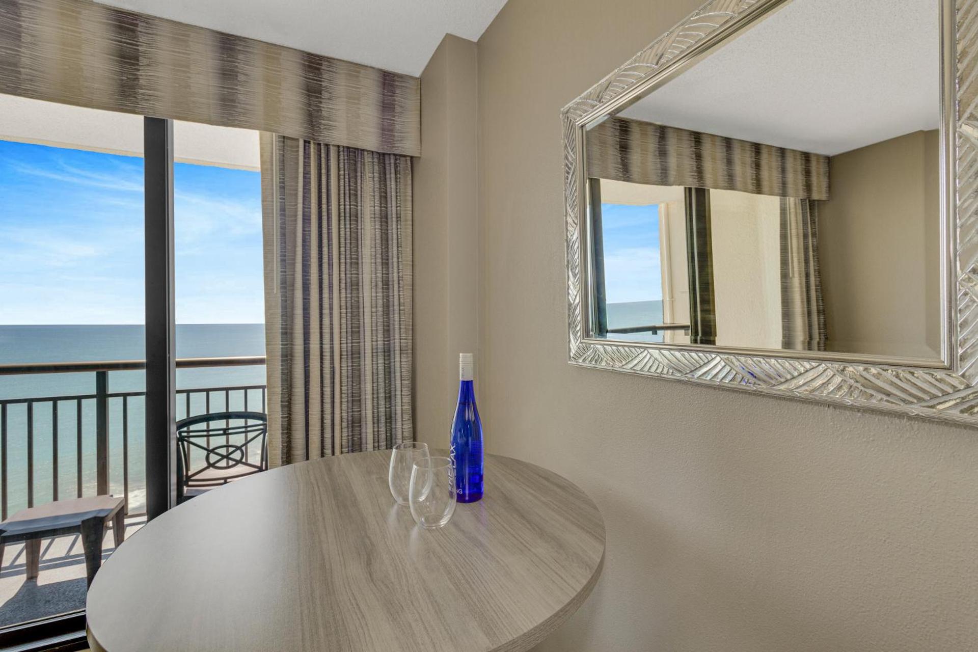 WINTER RATES! Oceanview Studio Escape With Beach Steps Away! 1828