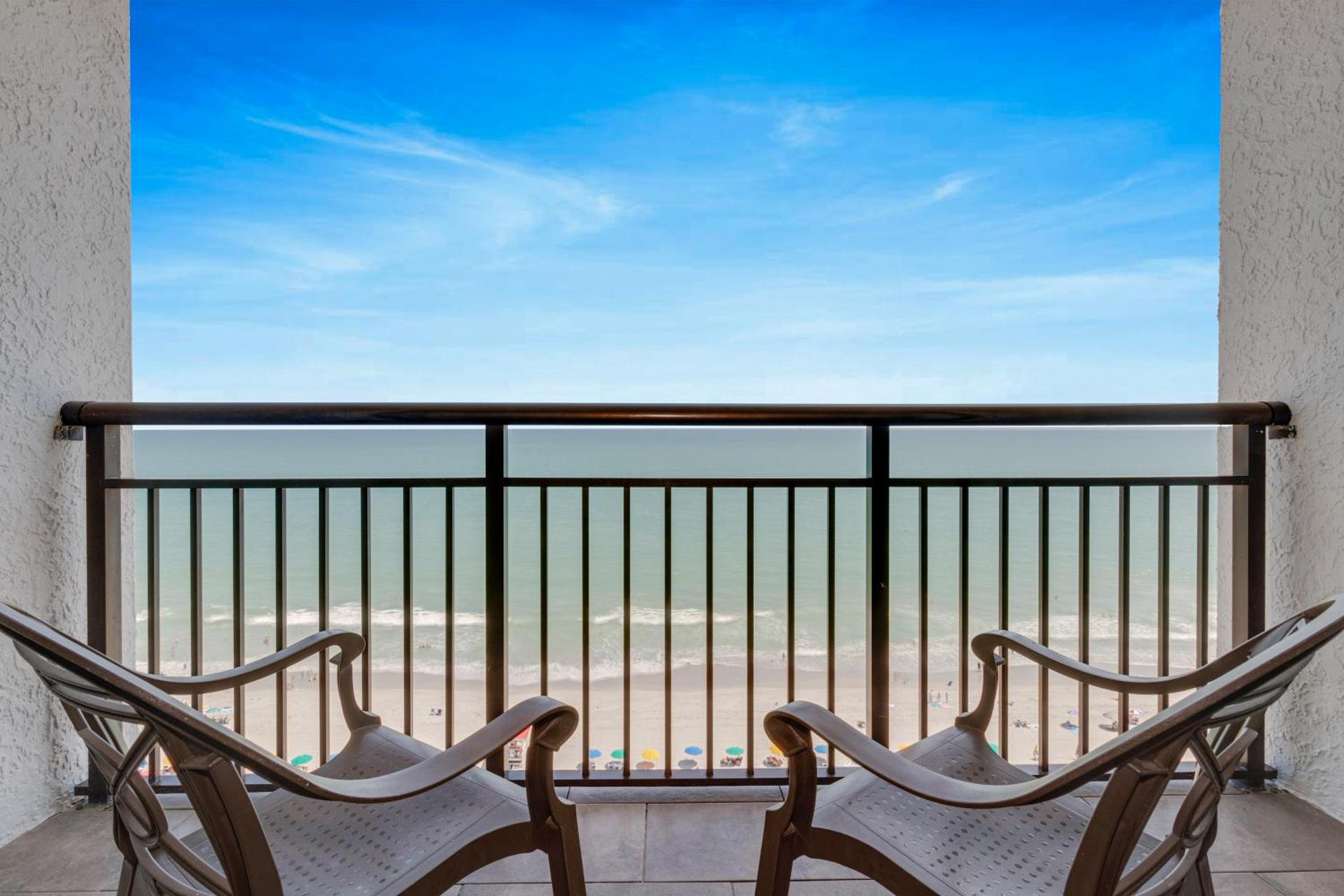 WINTER RATES! Oceanview Studio Escape With Beach Steps Away! 1828