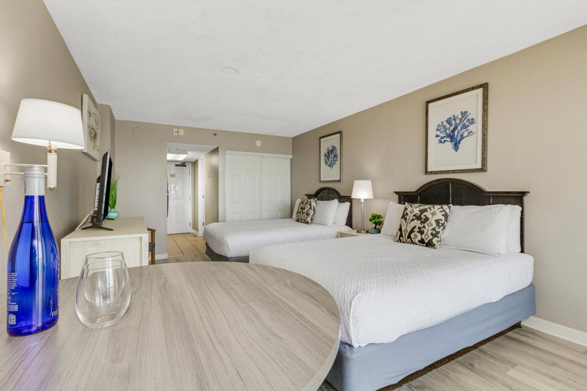 WINTER RATES! Oceanview Studio Escape With Beach Steps Away! 1828