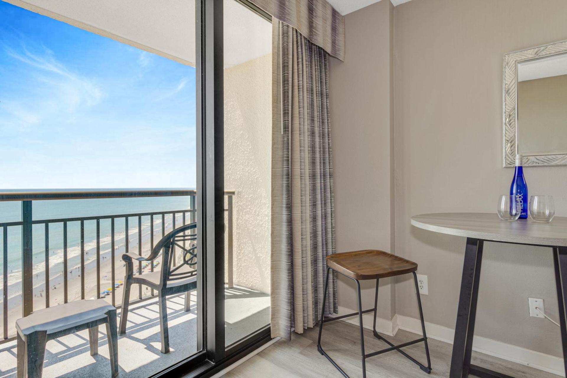 WINTER RATES! Oceanview Studio Escape With Beach Steps Away! 1828