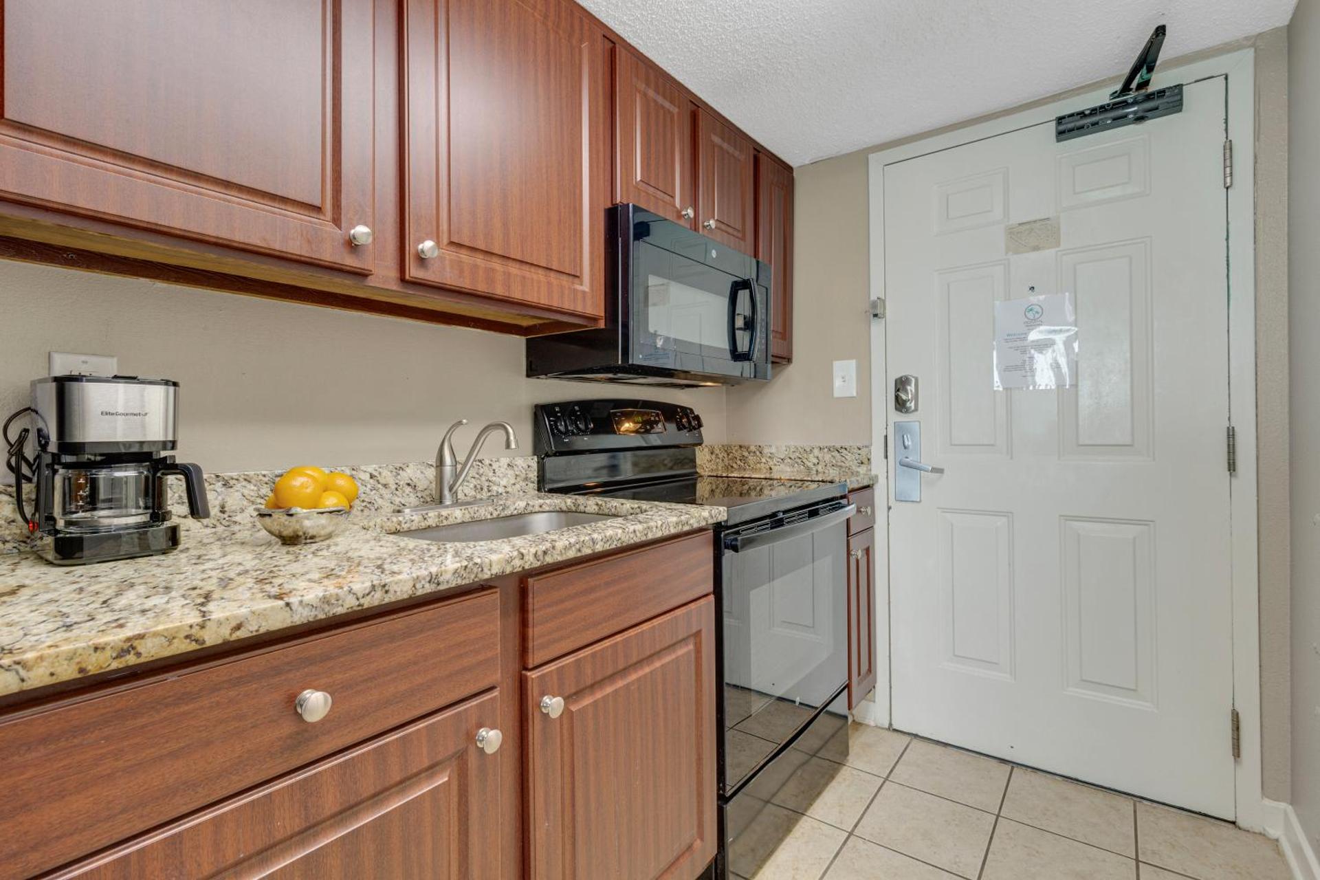 WINTER RATES! Oceanview Studio Escape With Beach Steps Away! 1828