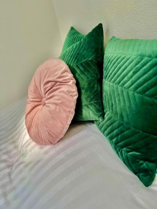 Ruim comfortabel appartement centrum Breda MET restaurant!