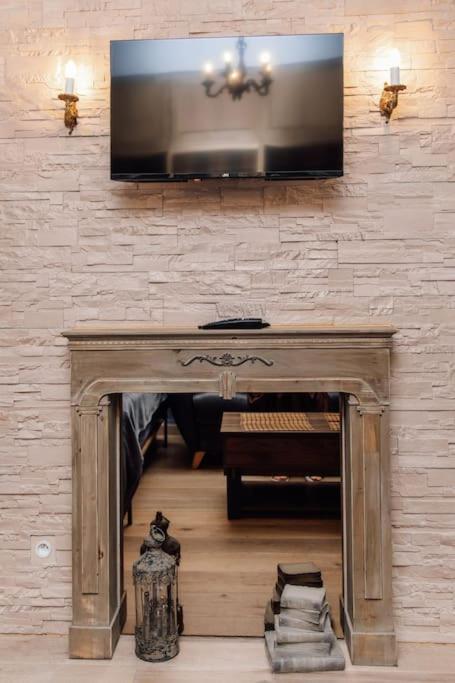 Studio design rénové/ Berges du Rhone