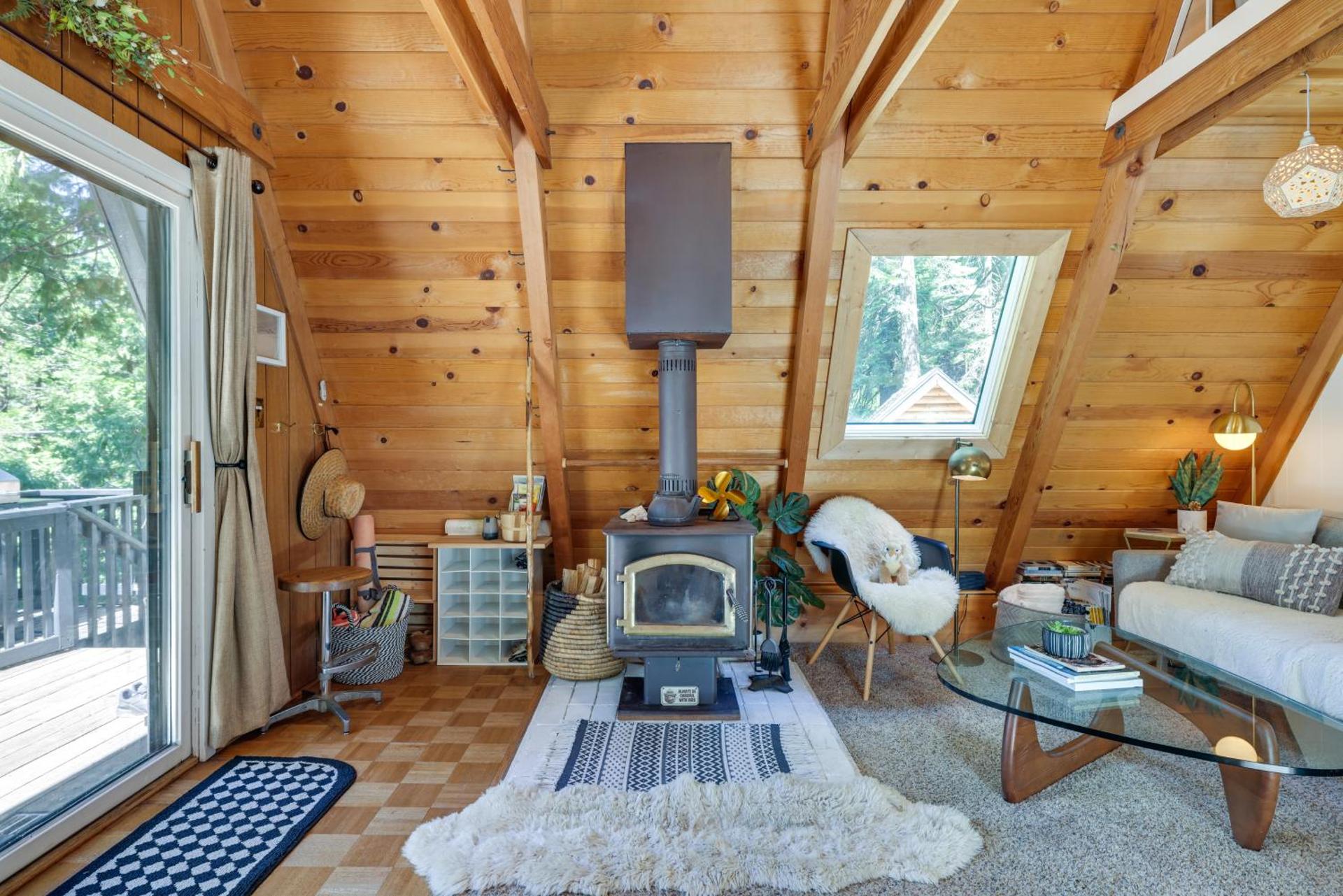 Decks, Grills and Fire Pit Camp Connell Hideaway!