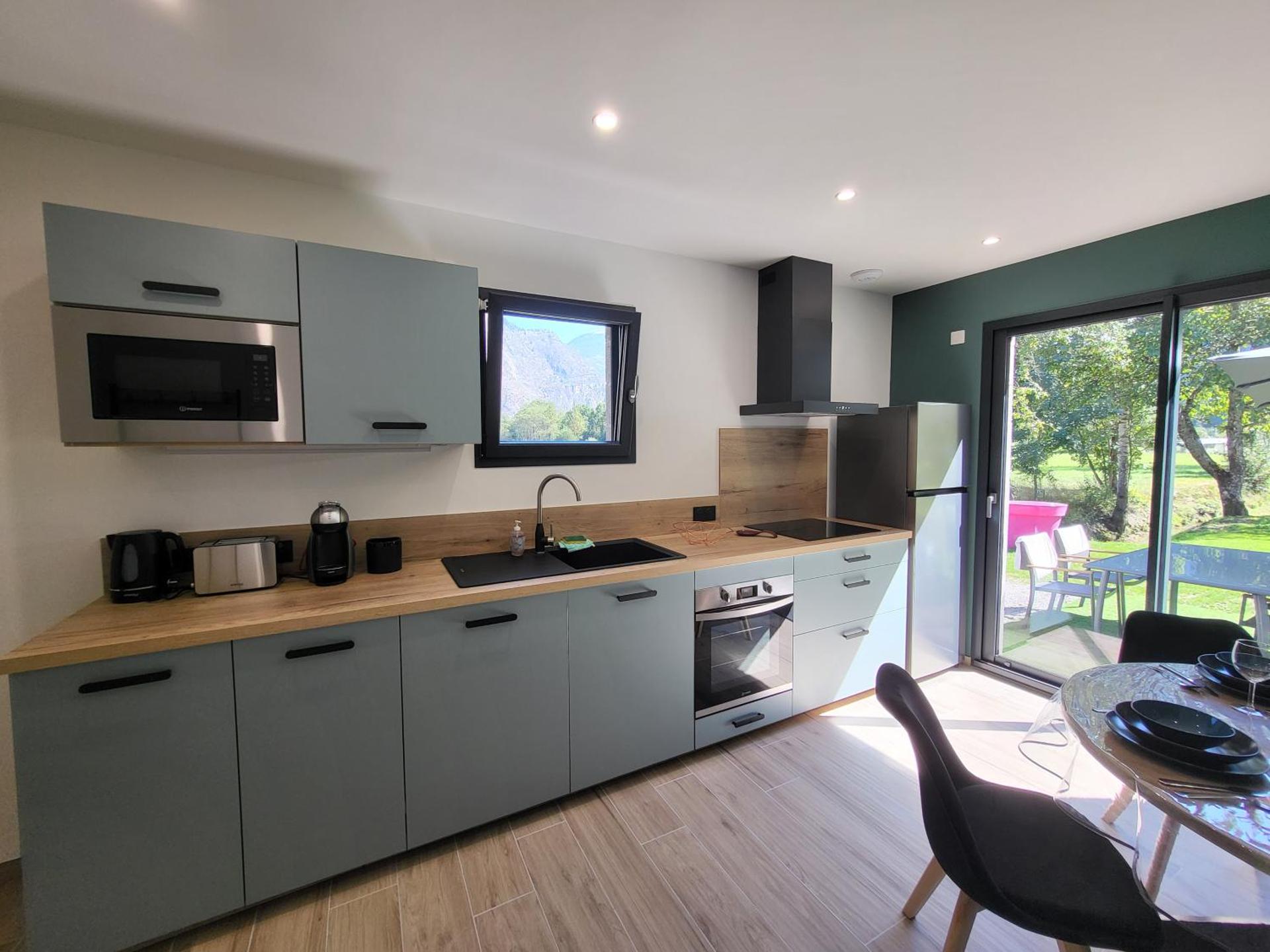 Kitchen or kitchenette