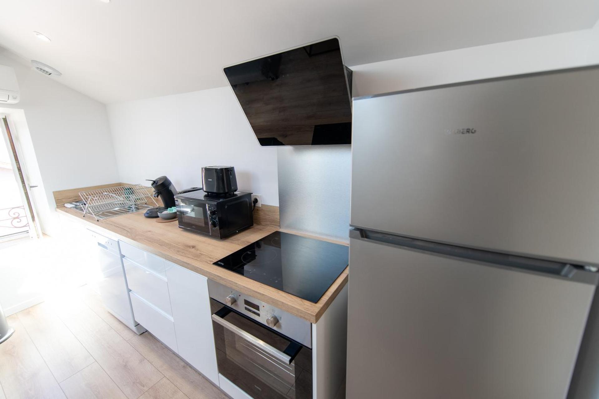 Kitchen or kitchenette