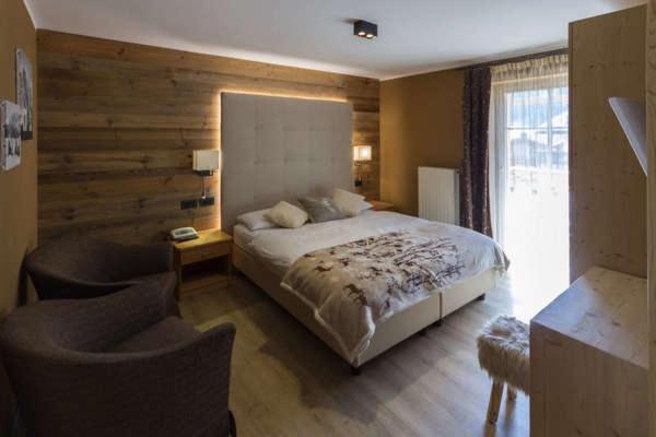 Arnica Mountain Hotel