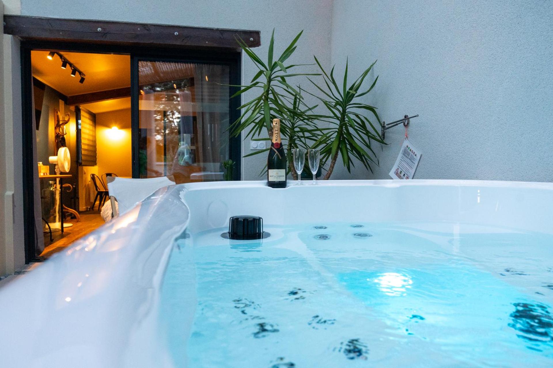 Yanna Lodge, gîte classé 4 étoiles avec Spa couvert entièrement
