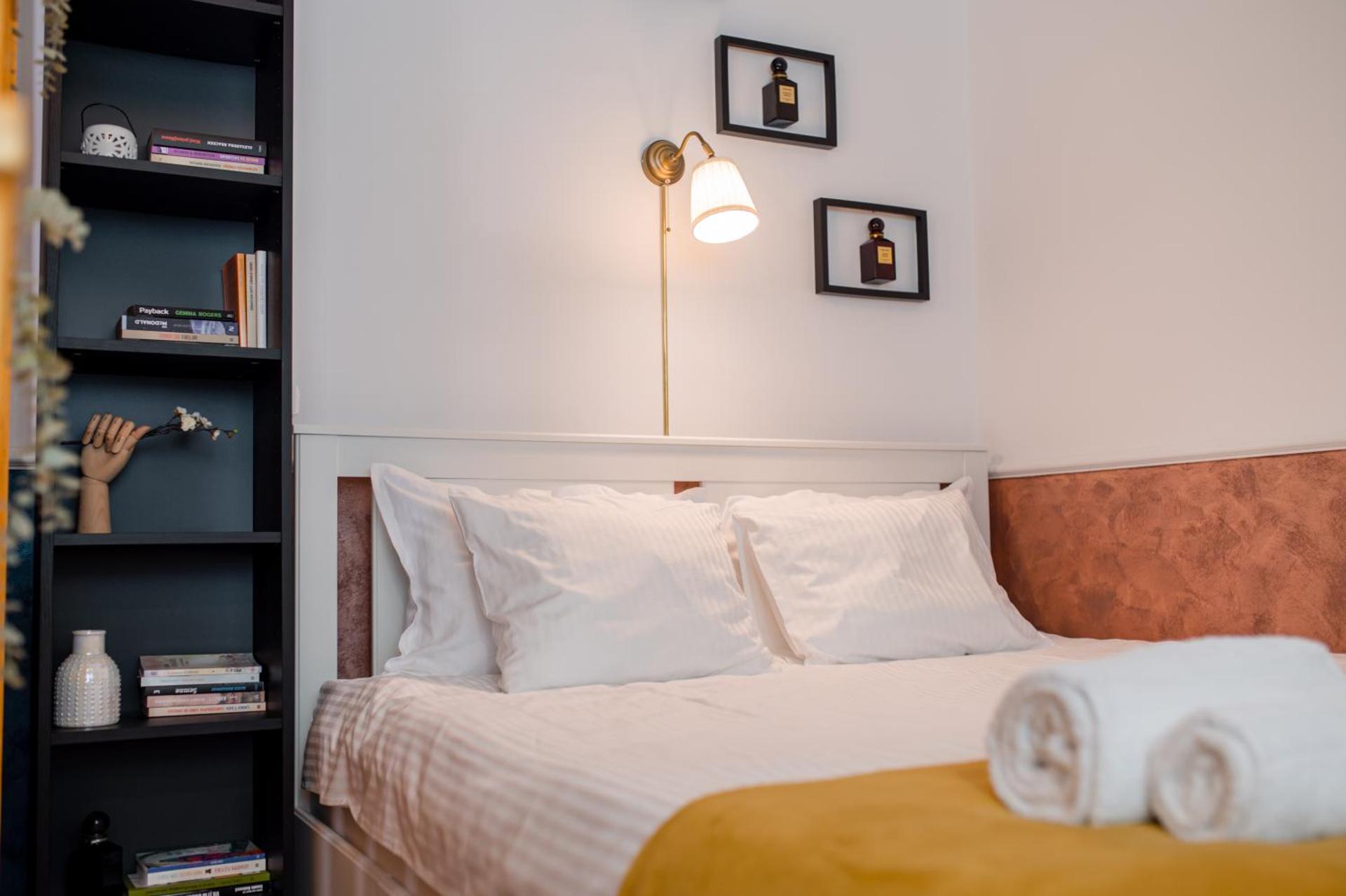 NEW Iorga4 OldCity SelfCheckIn