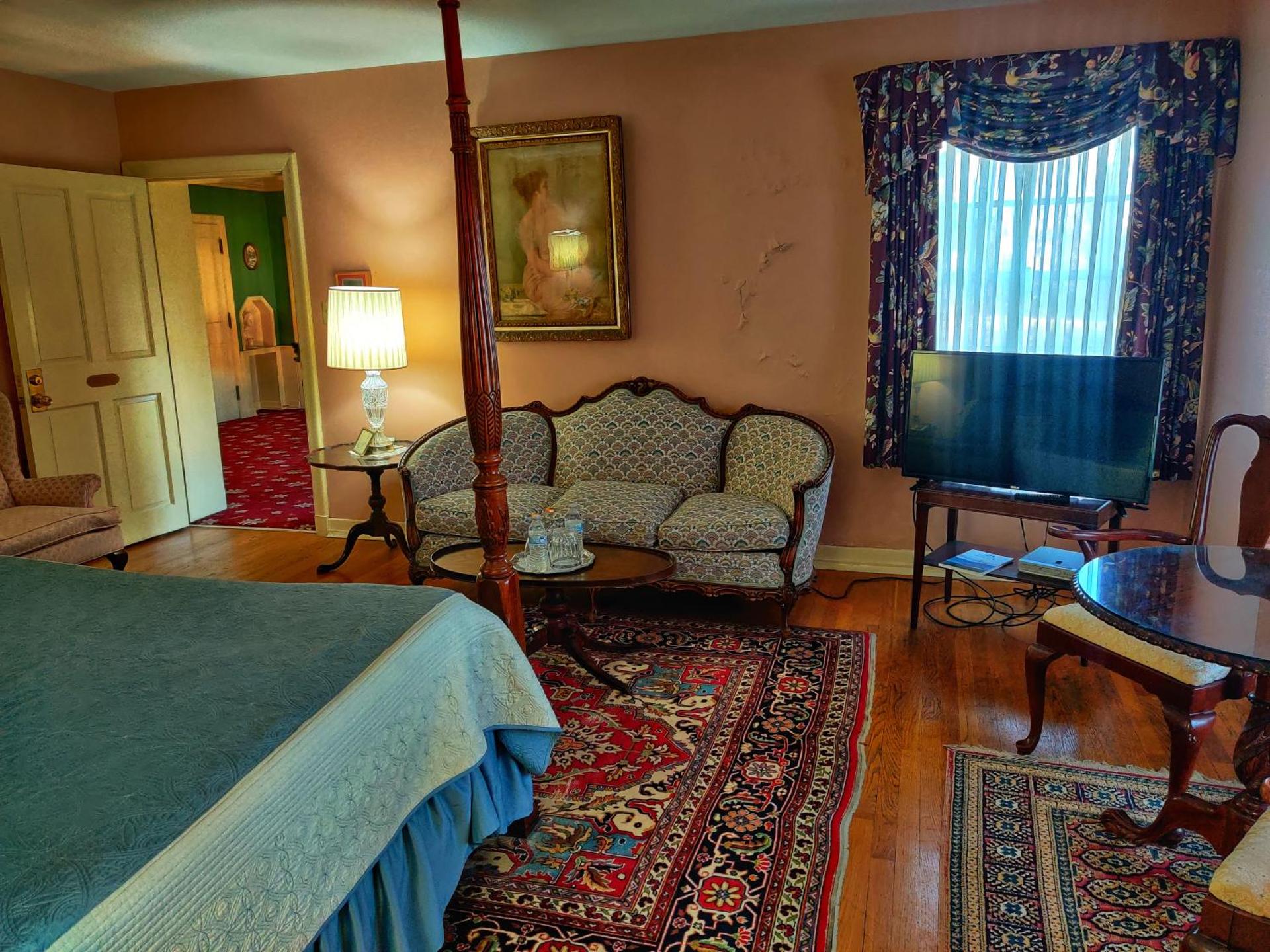 Montague Inn Bed & Breakfast