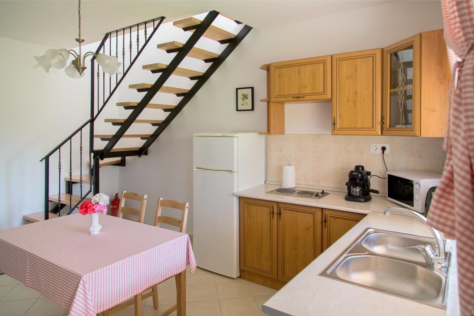 Almafás Jakuzzis Apartmanház Őrség