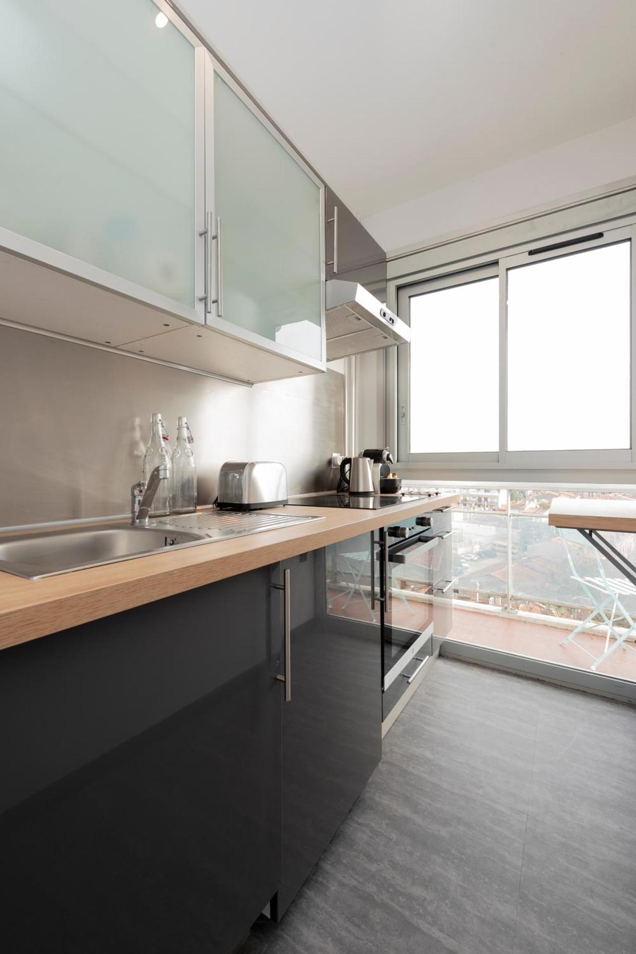 Kitchen or kitchenette