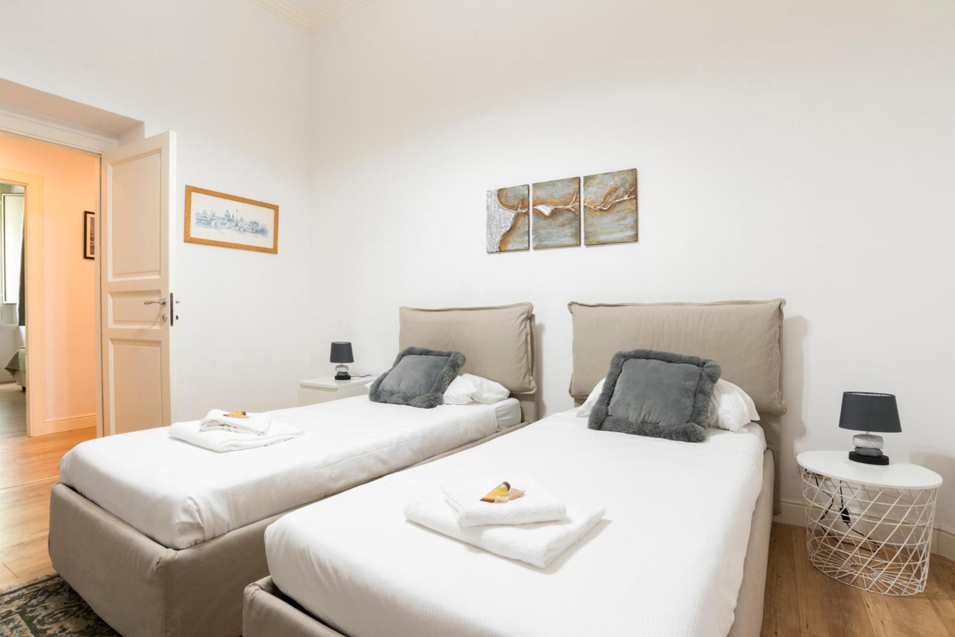 Passeggiata Di Ripetta Tevere View Spacious apartment 2 BR FOR 7 Pax