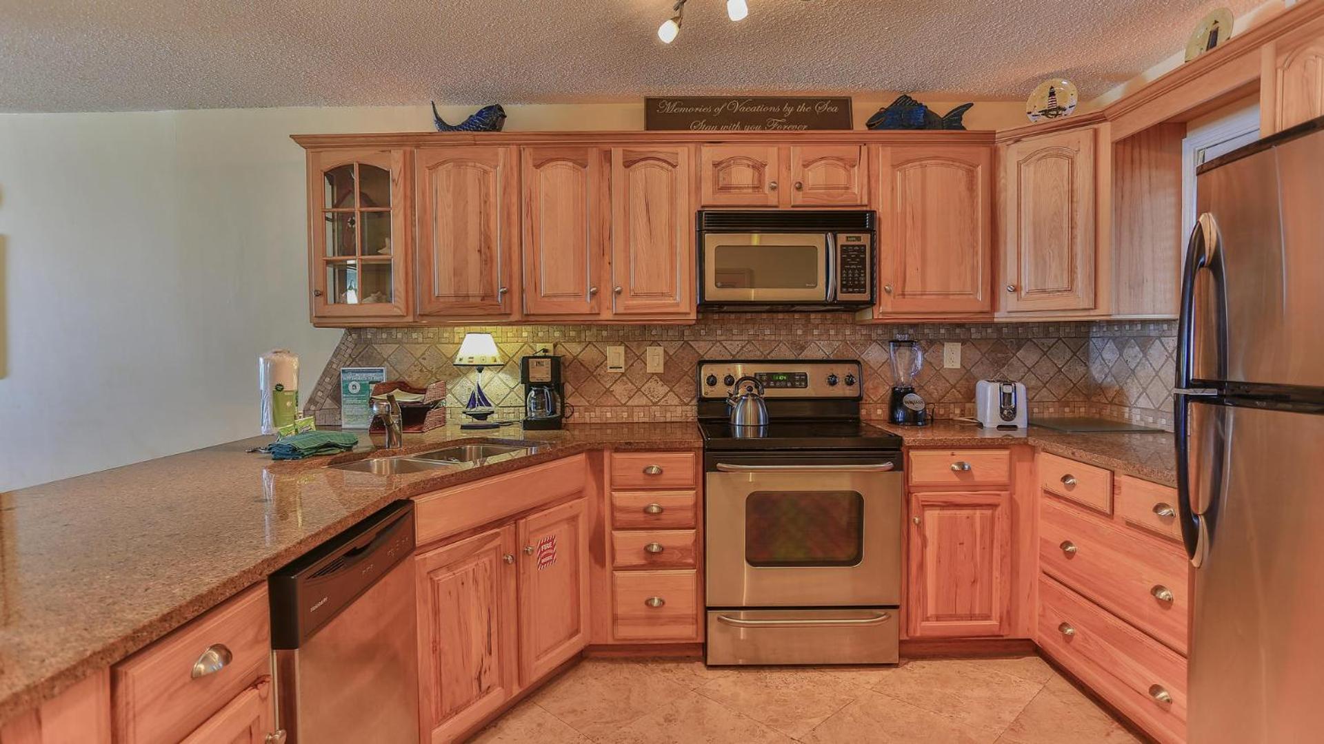 Destin on the Gulf 606 - 2 bedroom Updated Gulf Front Property