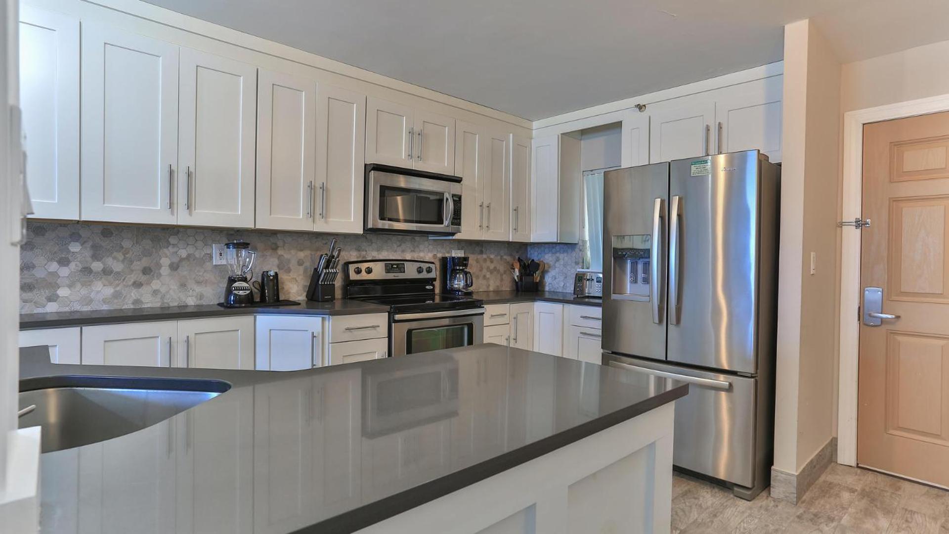 Destin on the Gulf 604 - Updated Gulf Front sixth floor condo