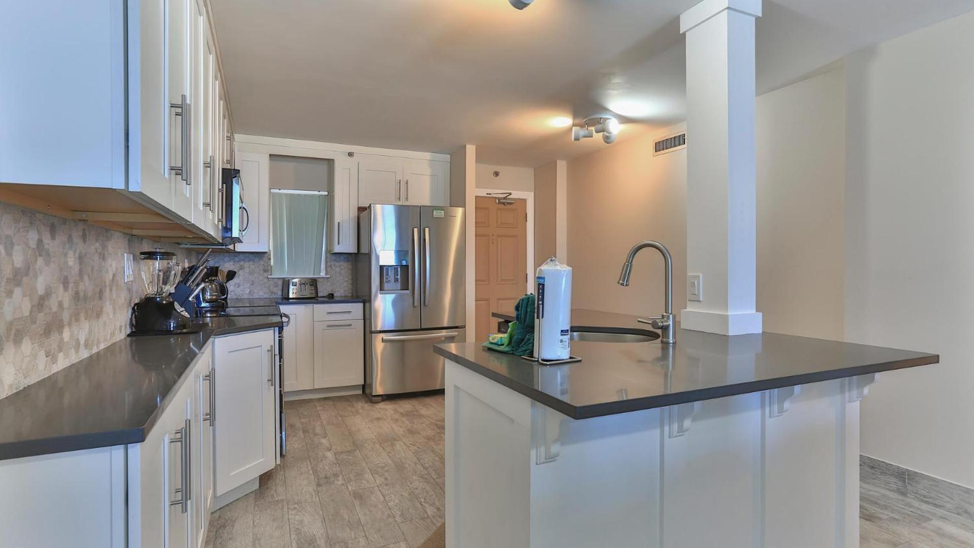 Destin on the Gulf 604 - Updated Gulf Front sixth floor condo