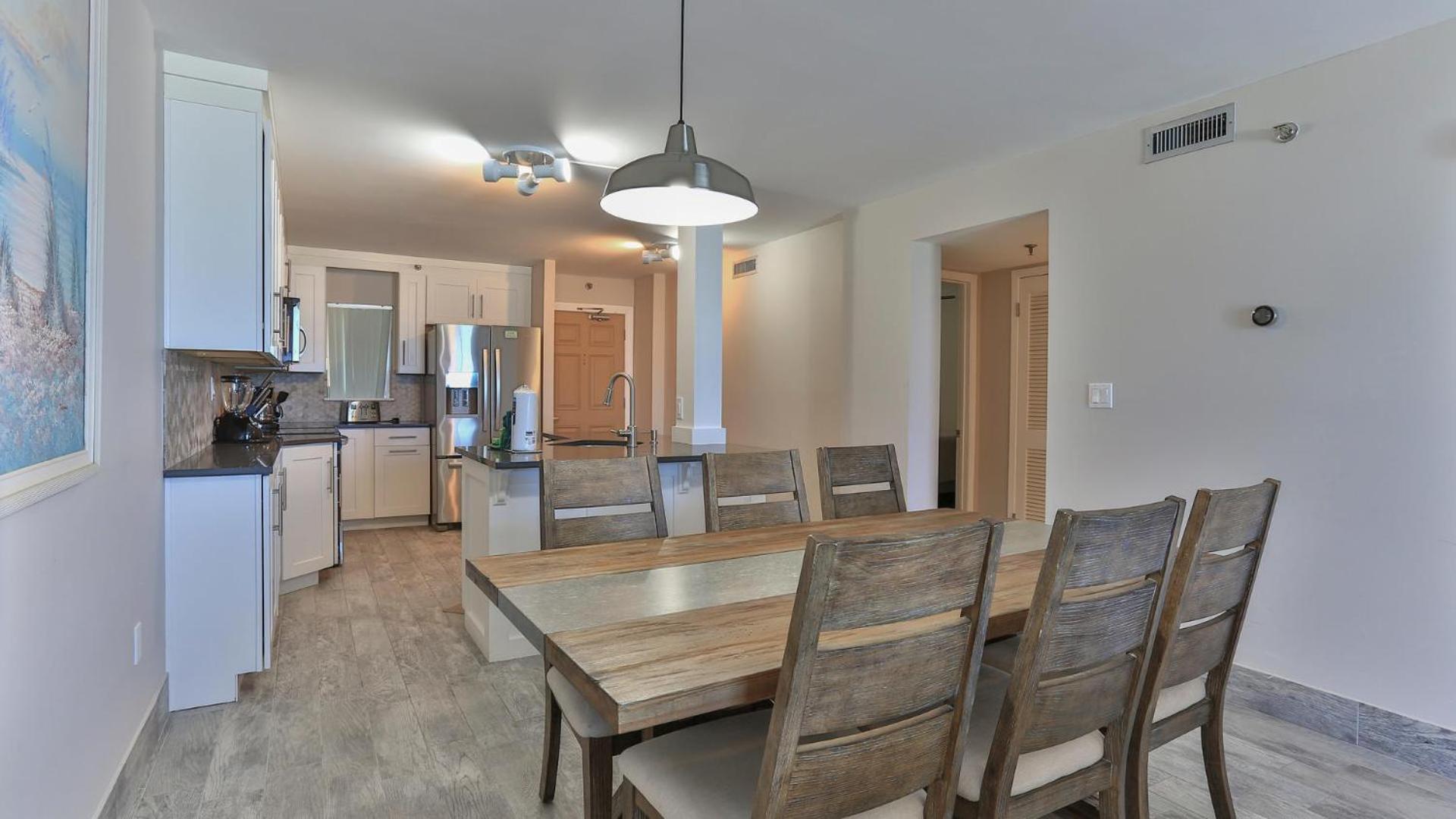 Destin on the Gulf 604 - Updated Gulf Front sixth floor condo