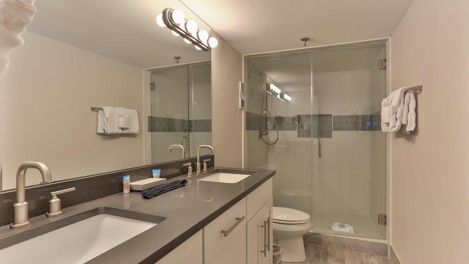 Destin on the Gulf 604 - Updated Gulf Front sixth floor condo