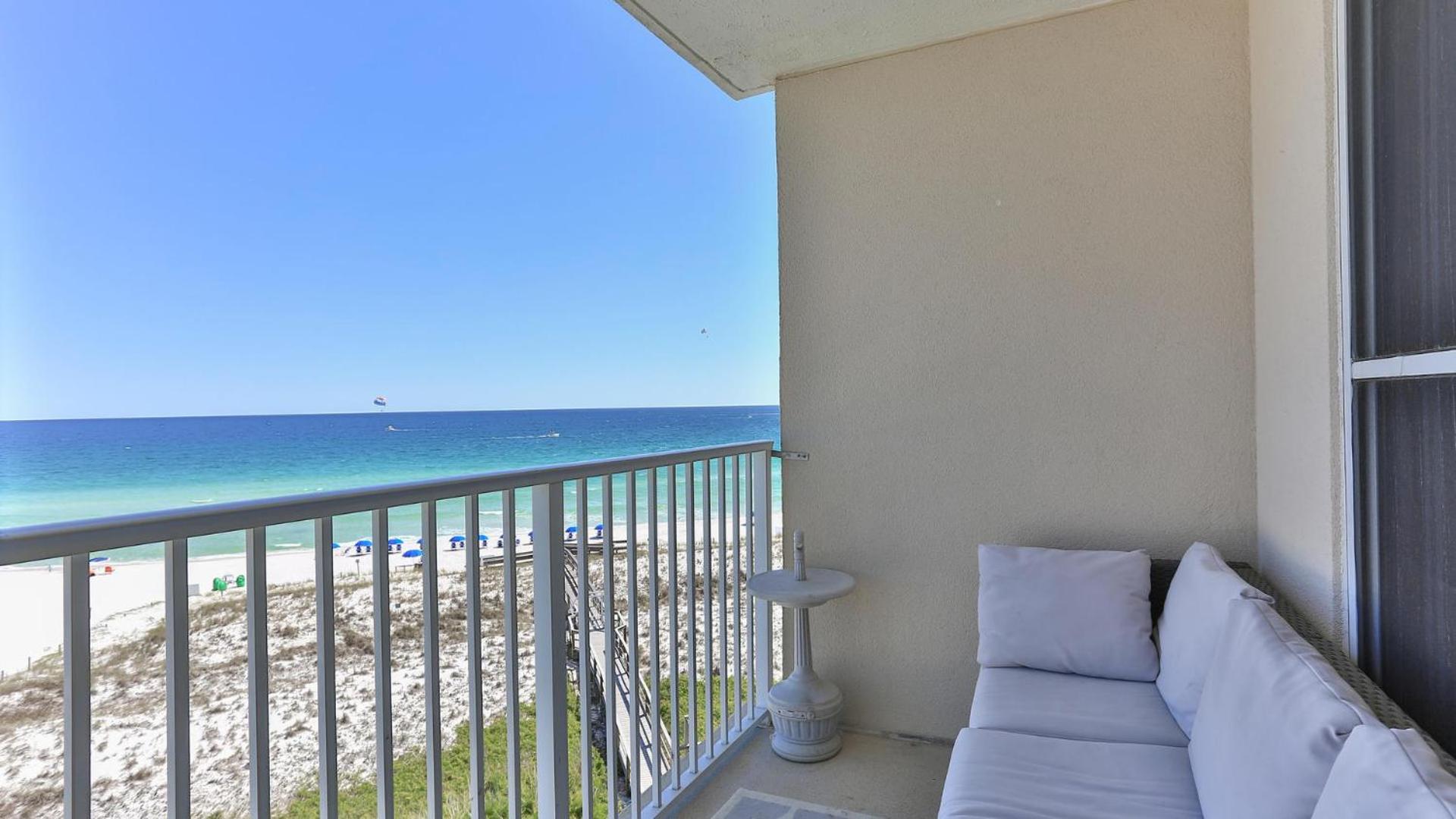Destin on the Gulf 604 - Updated Gulf Front sixth floor condo