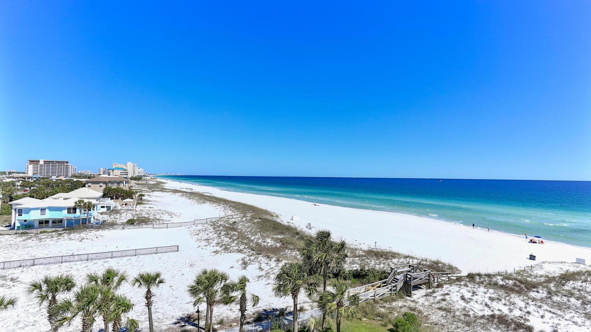 Destin on the Gulf 604 - Updated Gulf Front sixth floor condo