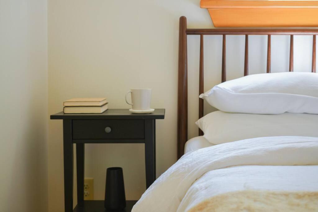 The Doma Lodge - Cozy Muskoka Cabin in the Woods