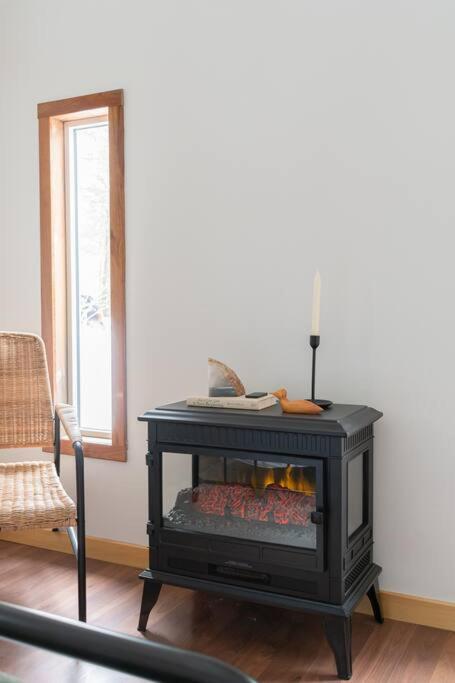 The Doma Lodge - Cozy Muskoka Cabin in the Woods