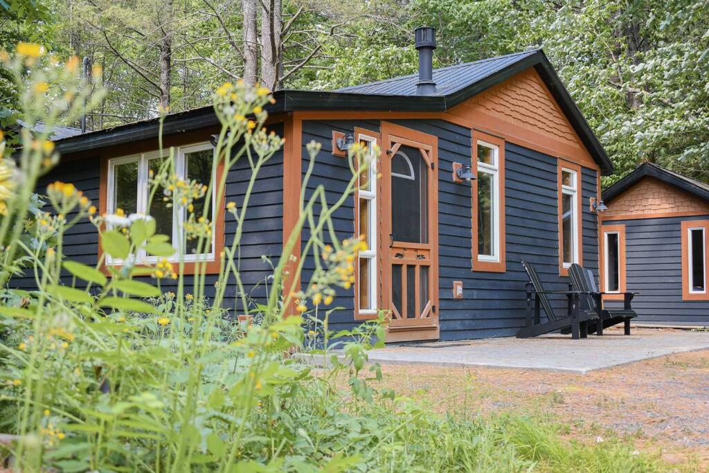 The Doma Lodge - Cozy Muskoka Cabin in the Woods
