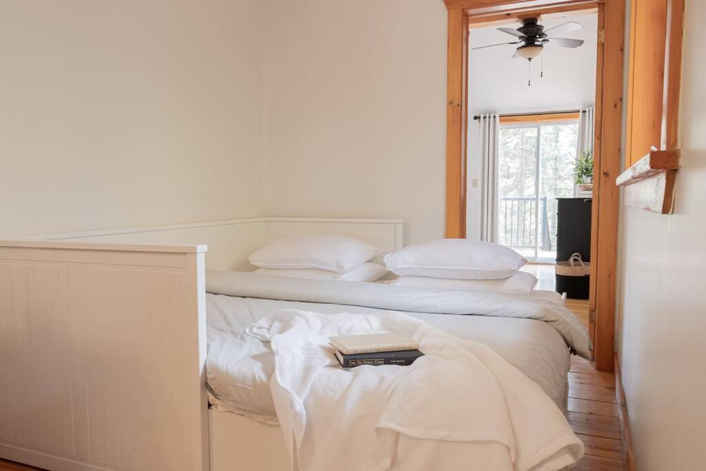 The Doma Lodge - Cozy Muskoka Cabin in the Woods