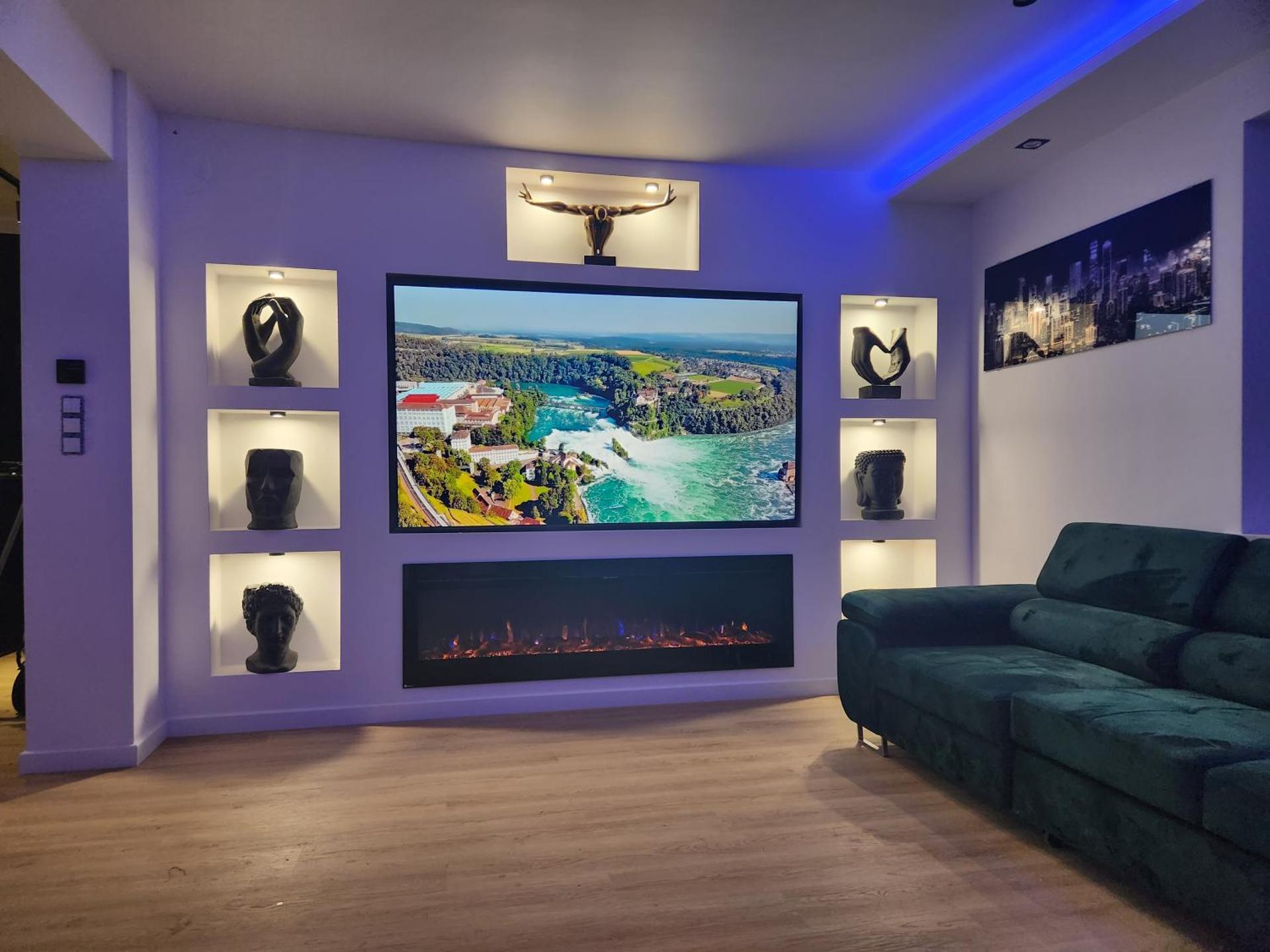 Communal lounge/ TV room