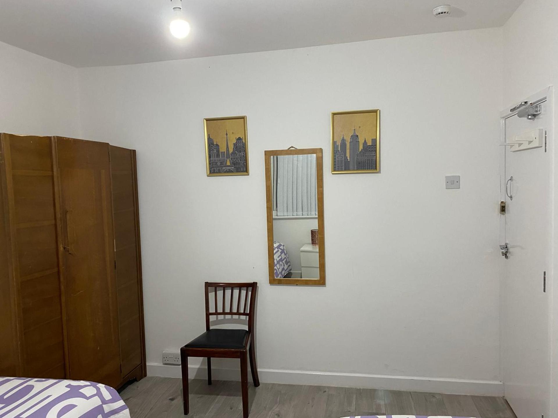 Calm house twin beds